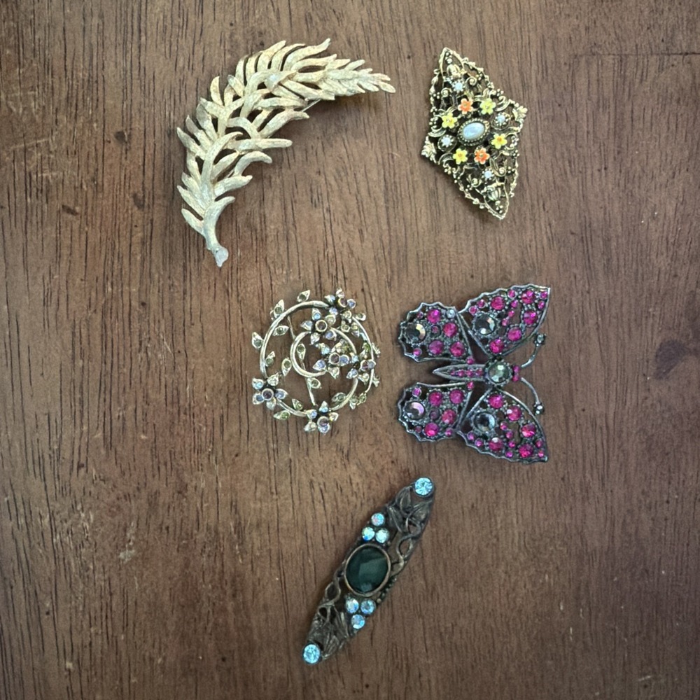 Vintage Costume Jewelry Brooch Lot 5 Piece, 1960s Some Signed